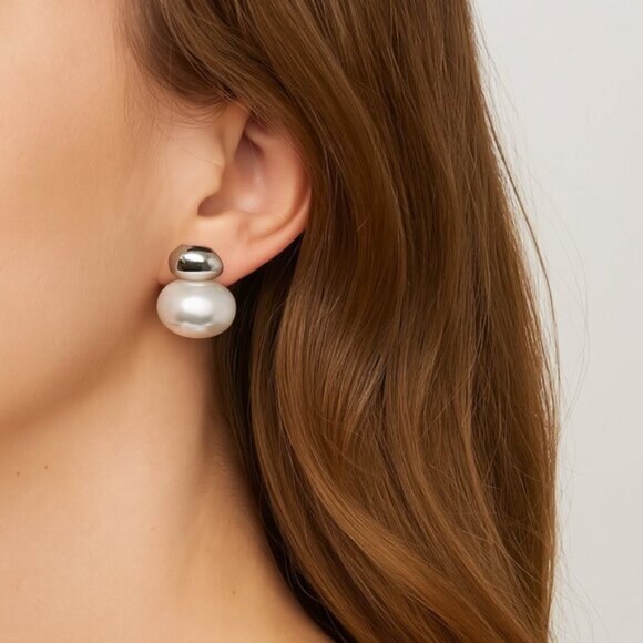 “Montecito” Cultured Pearl Earrings - Picture 2 of 3